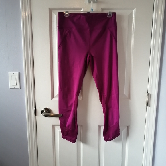 Bright pink fabletics leggings - Picture 1 of 4
